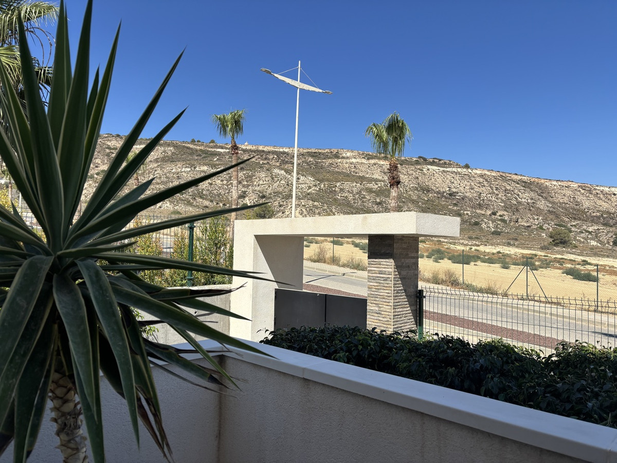 Se vende Apartamento Planta Baja de 3 dormitorios en Costa Blanca, Alicante, España