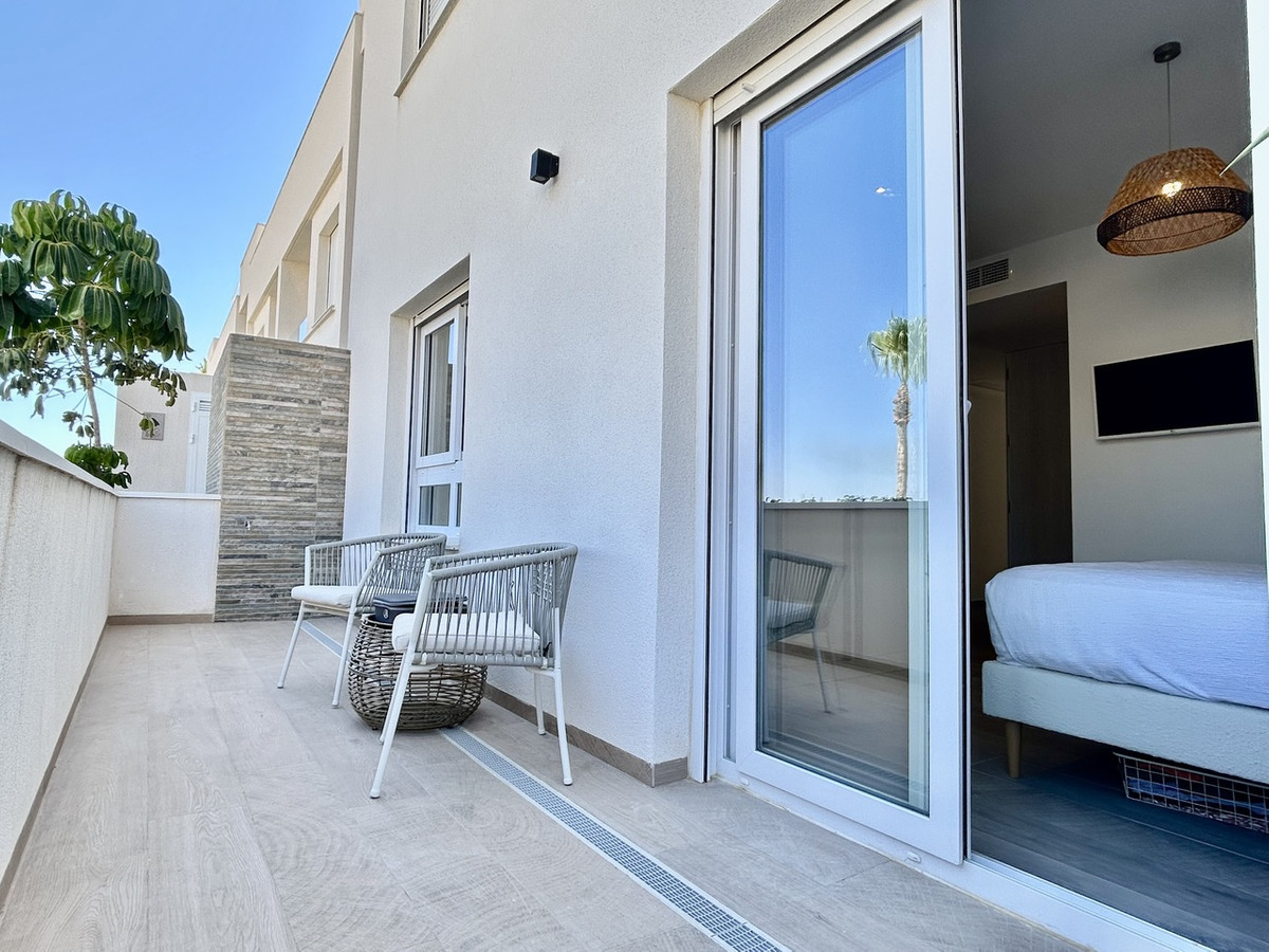 Se vende Apartamento Planta Baja de 3 dormitorios en Costa Blanca, Alicante, España