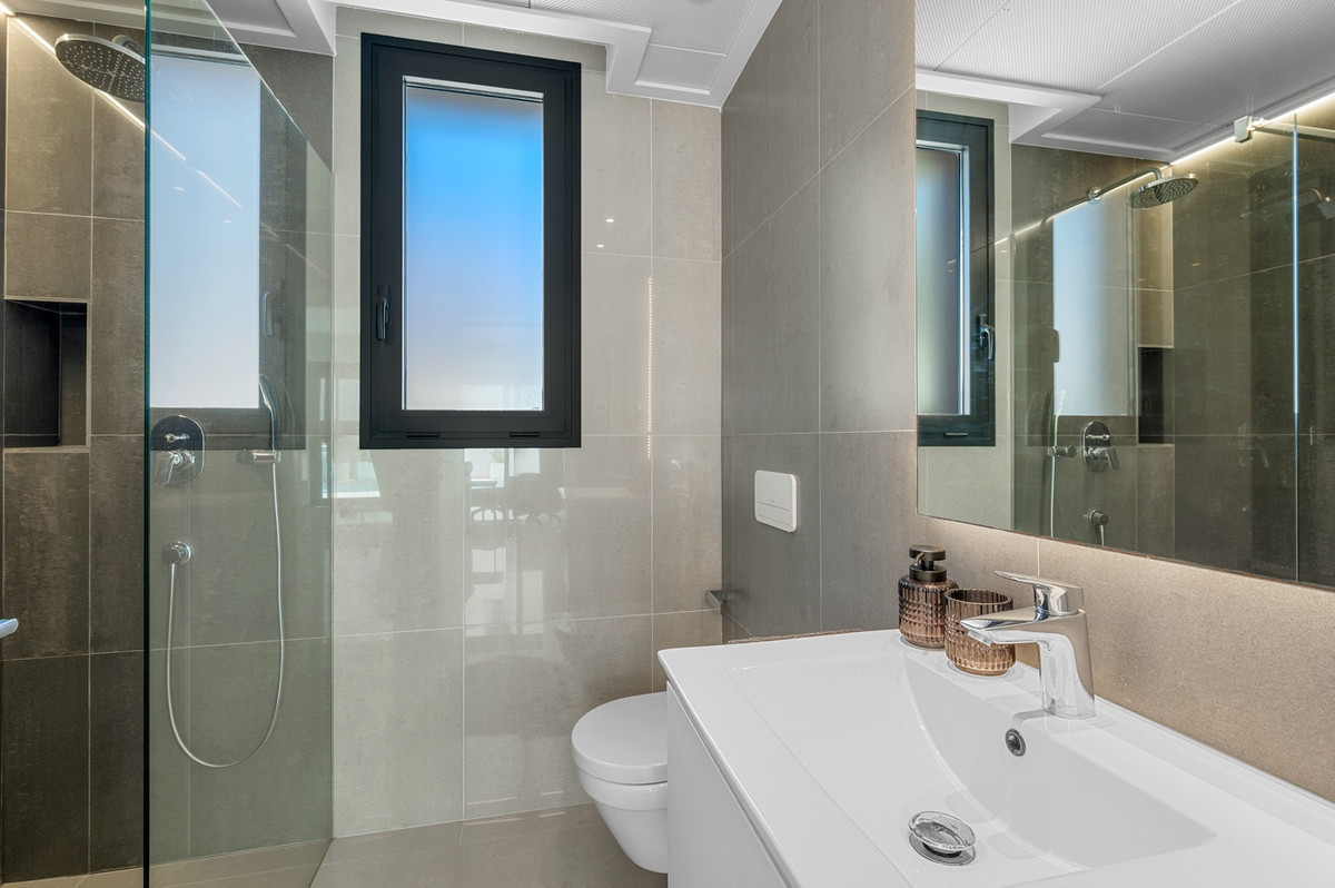 Se vende Villa - Chalet de 4 dormitorios en Costa Blanca, Alicante, España