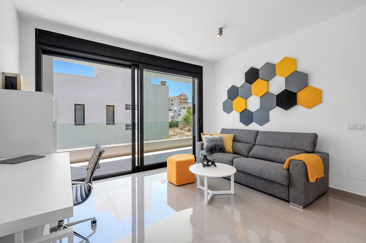Se vende Villa - Chalet de 4 dormitorios en Costa Blanca, Alicante, España