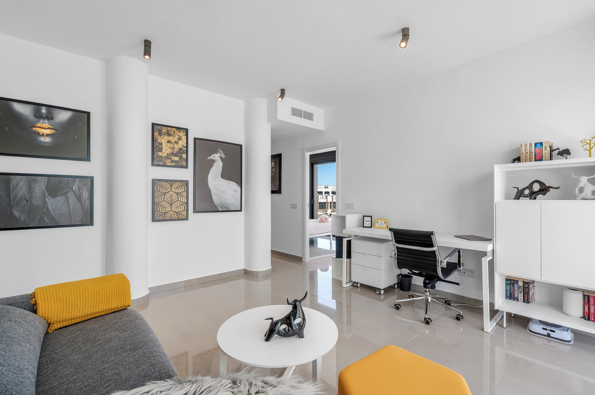 Se vende Villa - Chalet de 4 dormitorios en Costa Blanca, Alicante, España