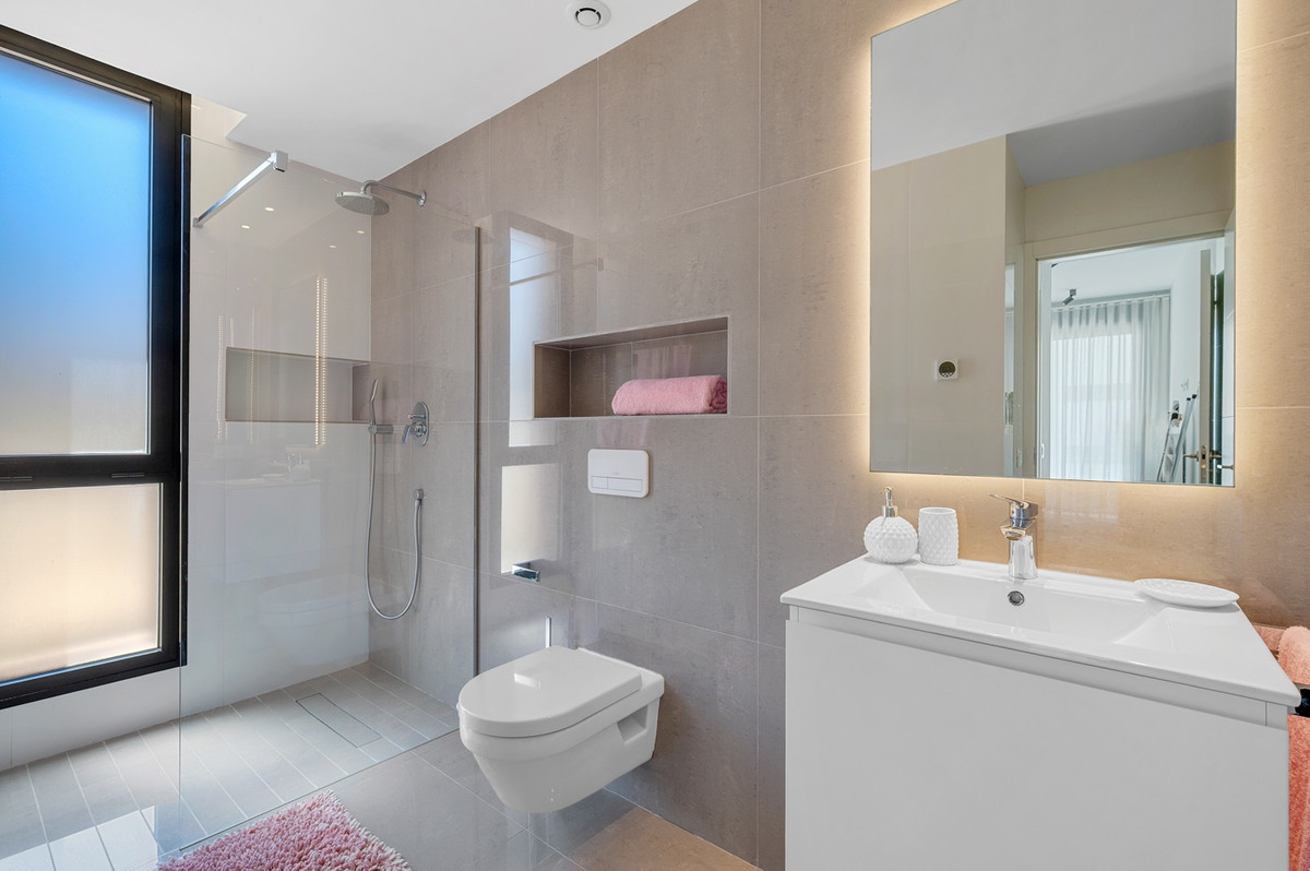 Se vende Villa - Chalet de 4 dormitorios en Costa Blanca, Alicante, España