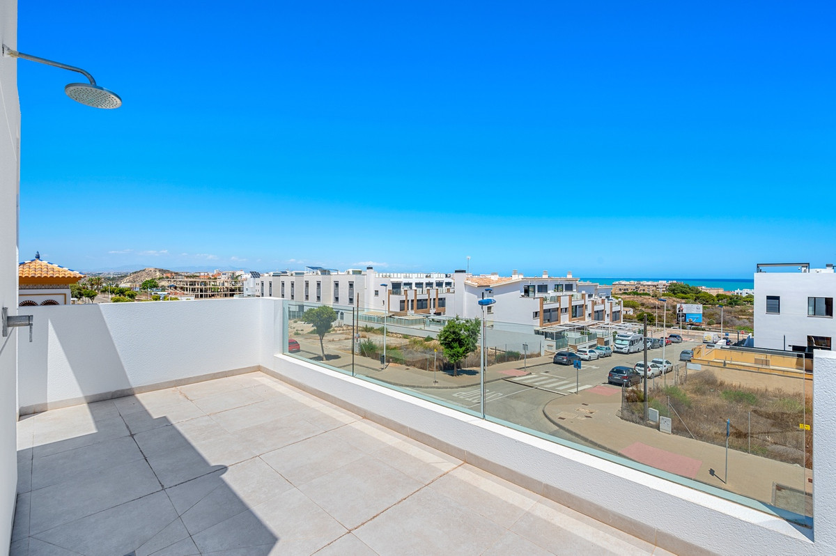 Se vende Villa - Chalet de 4 dormitorios en Costa Blanca, Alicante, España