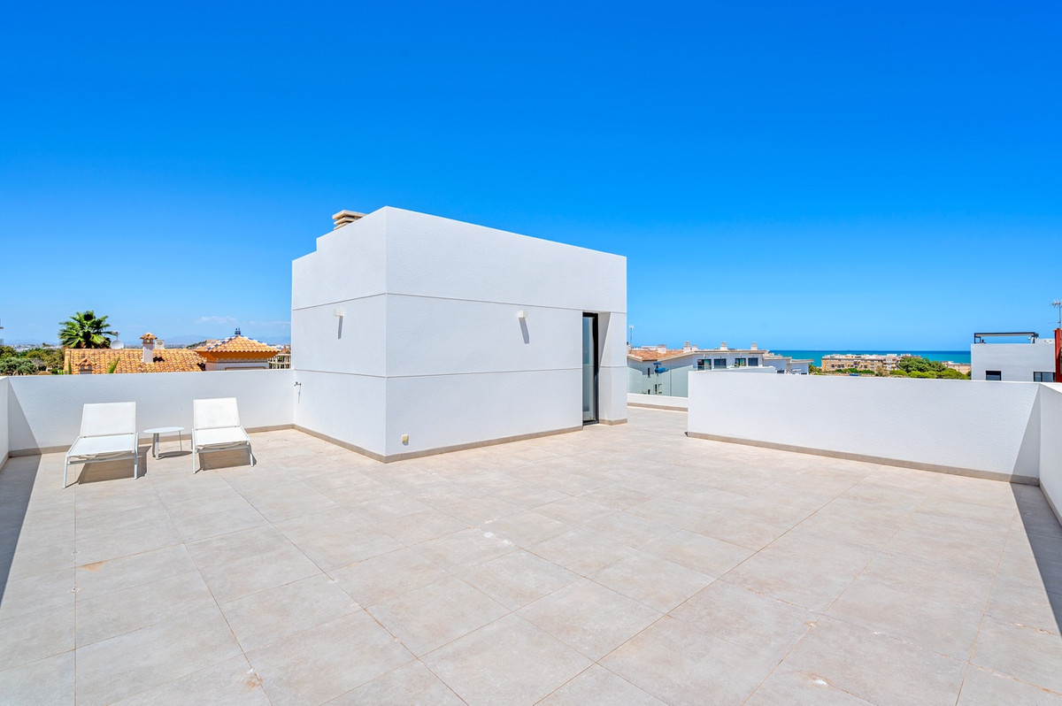 Se vende Villa - Chalet de 4 dormitorios en Costa Blanca, Alicante, España