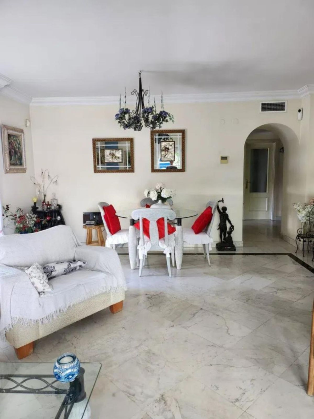 Se vende Apartamento Planta Media de 2 dormitorios en Costa Del Sol, Málaga, España