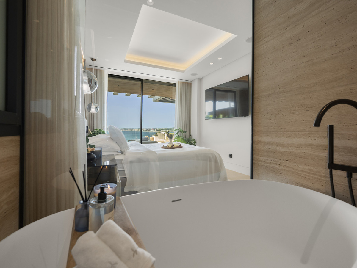 2 Bed Apartment for sale in Estepona Costa Del Sol, Málaga, Spain