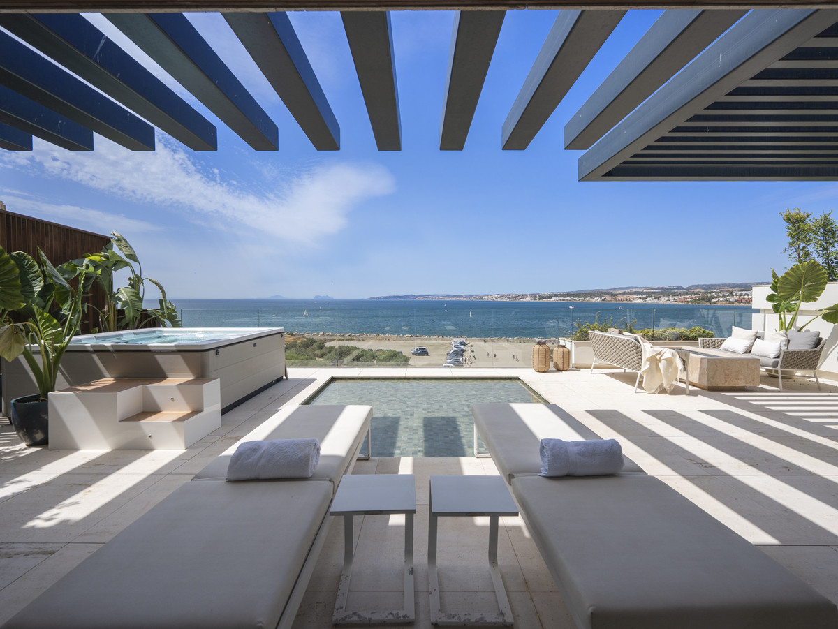 2 Bed Apartment for sale in Estepona Costa Del Sol, Málaga, Spain