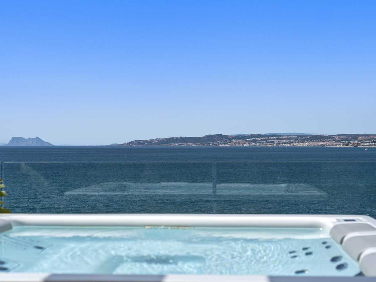 2 Bed Apartment for sale in Estepona Costa Del Sol, Málaga, Spain