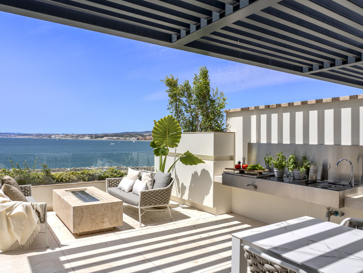 2 Bed Apartment for sale in Estepona Costa Del Sol, Málaga, Spain