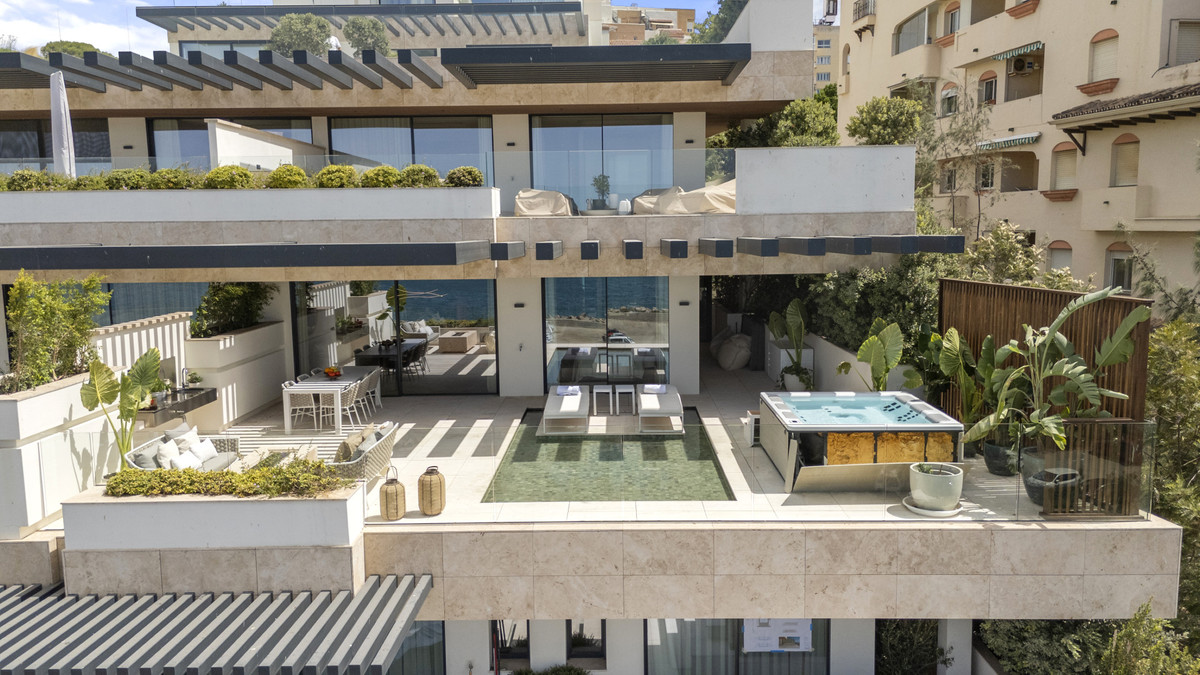 2 Bed Apartment for sale in Estepona Costa Del Sol, Málaga, Spain