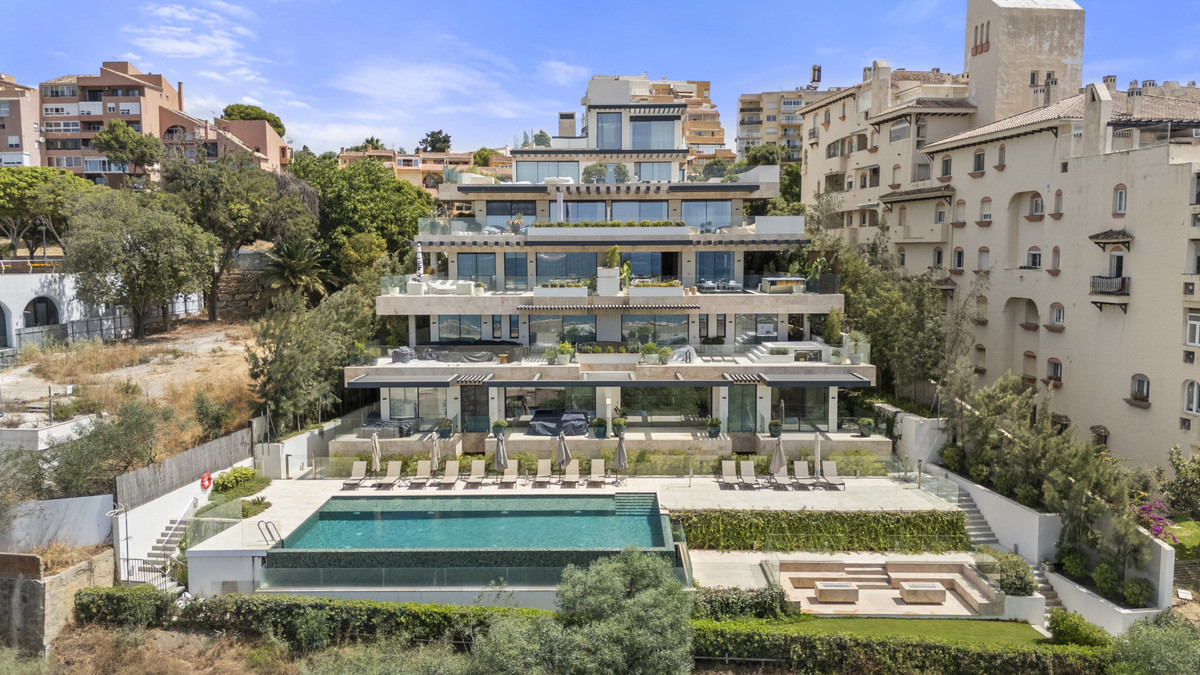 2 Bed Apartment for sale in Estepona Costa Del Sol, Málaga, Spain