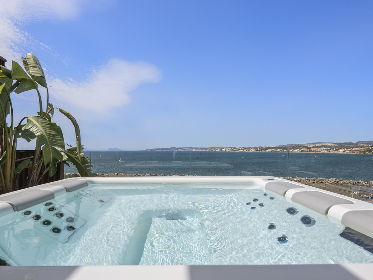 2 Bed Apartment for sale in Estepona Costa Del Sol, Málaga, Spain