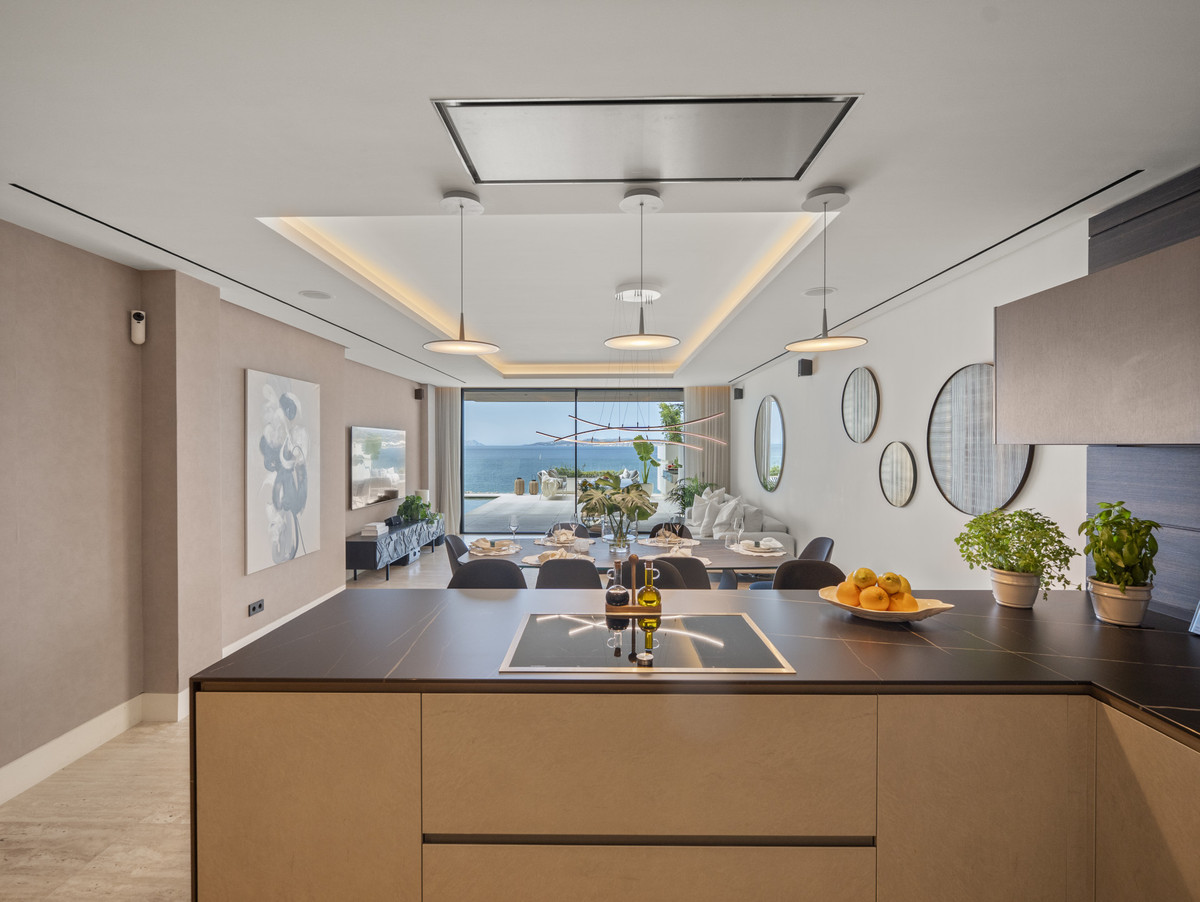 2 Bed Apartment for sale in Estepona Costa Del Sol, Málaga, Spain