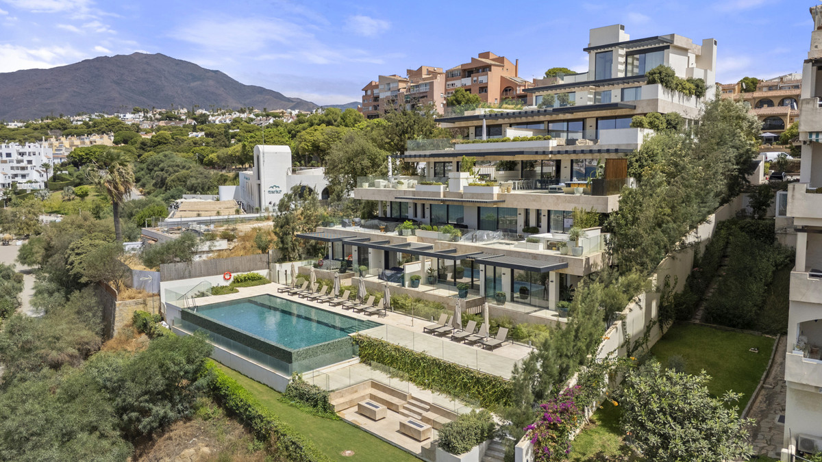 2 Bed Apartment for sale in Estepona Costa Del Sol, Málaga, Spain