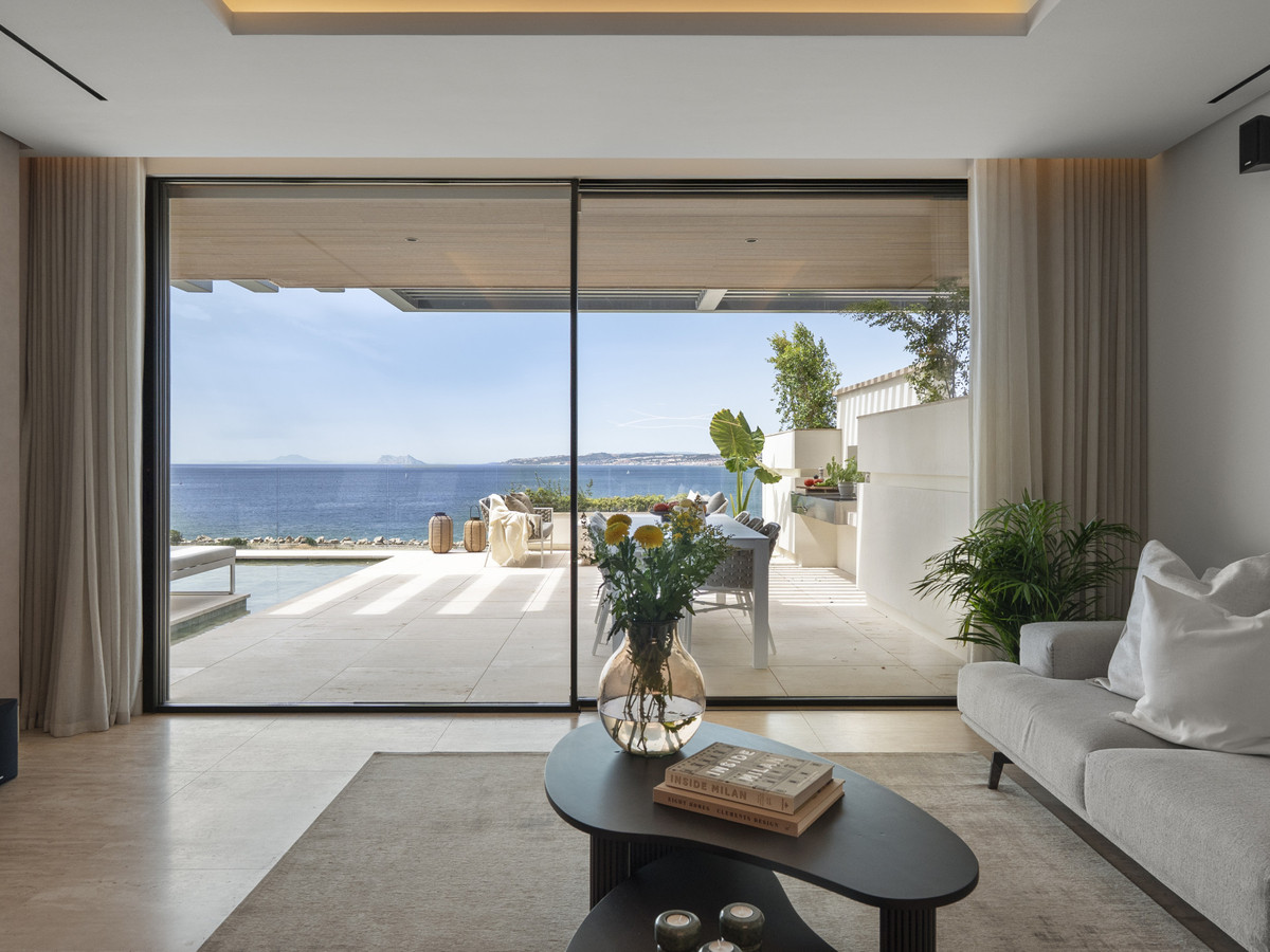 2 Bed Apartment for sale in Estepona Costa Del Sol, Málaga, Spain