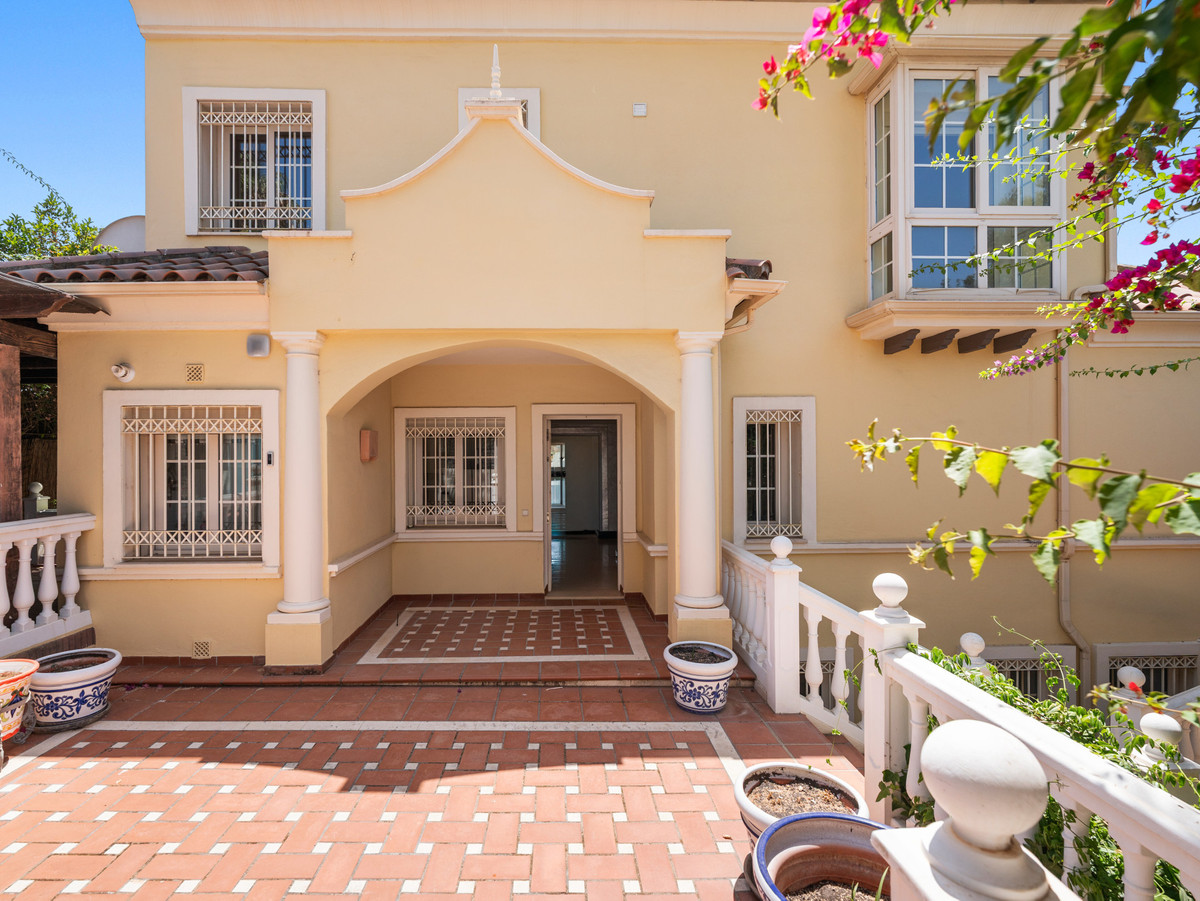 5 Bed Townhouse for sale in Cortijo Blanco Costa Del Sol, Málaga, Spain