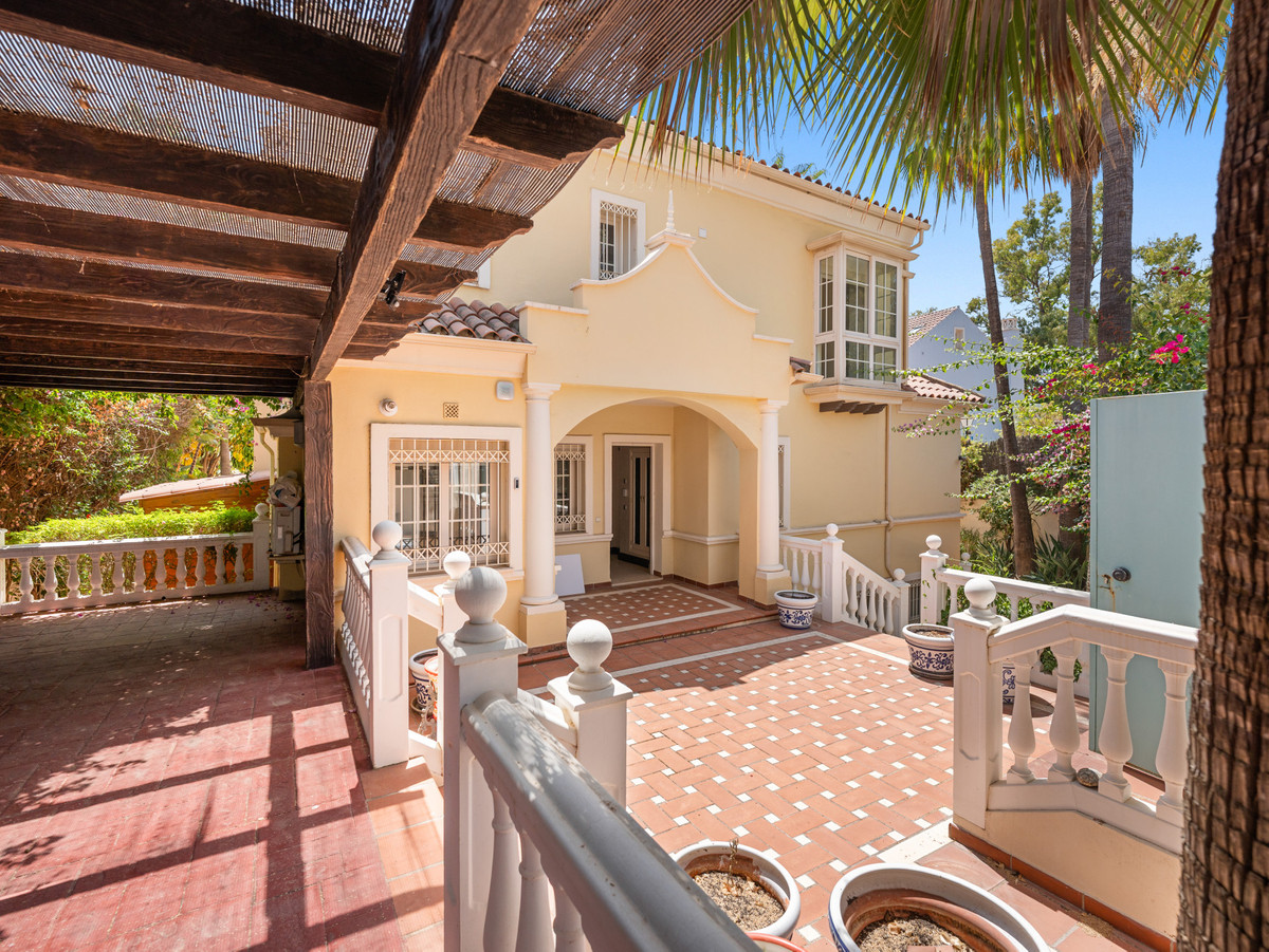 5 Bed Townhouse for sale in Cortijo Blanco Costa Del Sol, Málaga, Spain