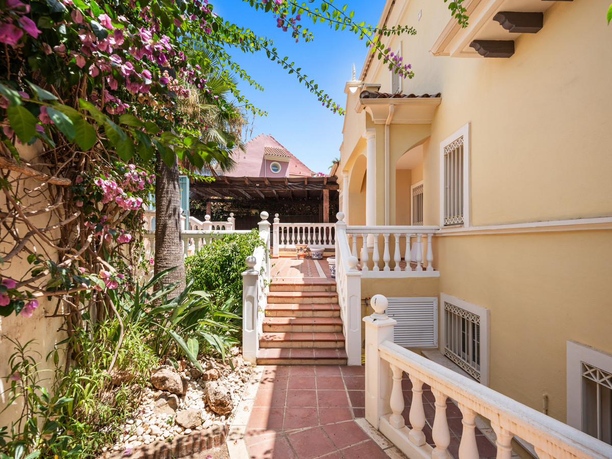 5 Bed Townhouse for sale in Cortijo Blanco Costa Del Sol, Málaga, Spain