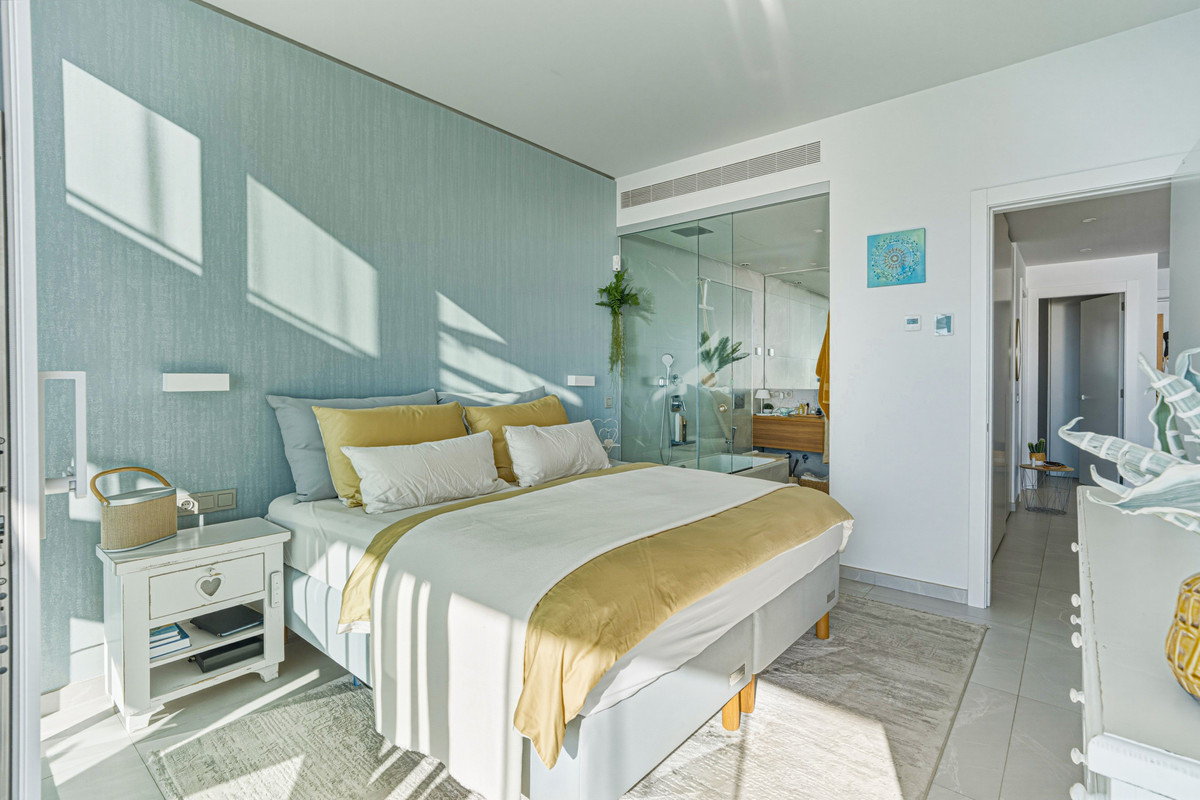 2 Bed Apartment for sale in Fuengirola Costa Del Sol, Málaga, Spain