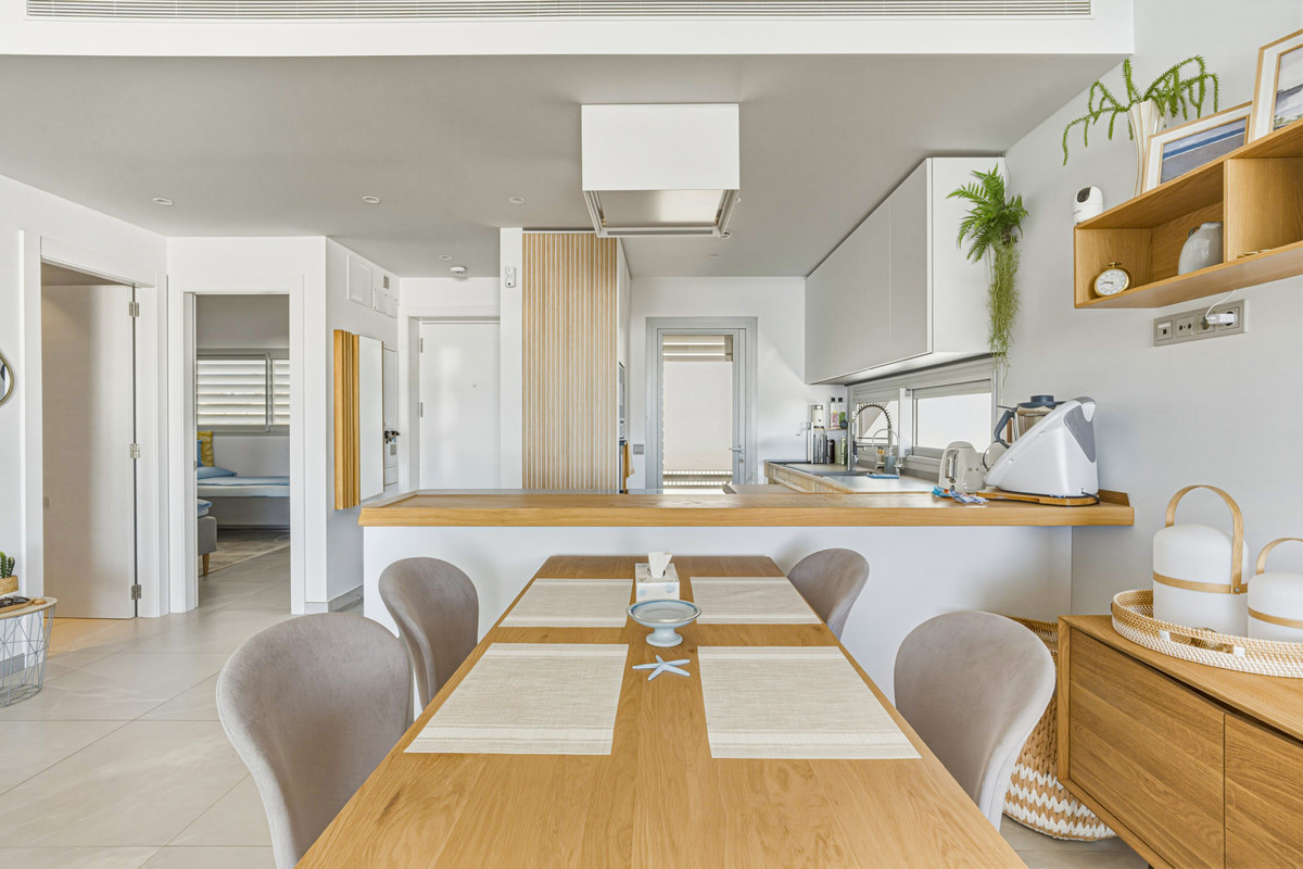2 Bed Apartment for sale in Fuengirola Costa Del Sol, Málaga, Spain