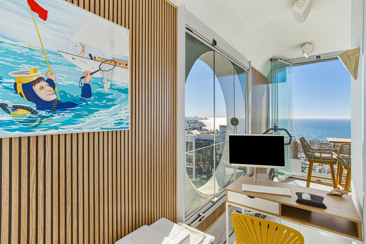 2 Bed Apartment for sale in Fuengirola Costa Del Sol, Málaga, Spain
