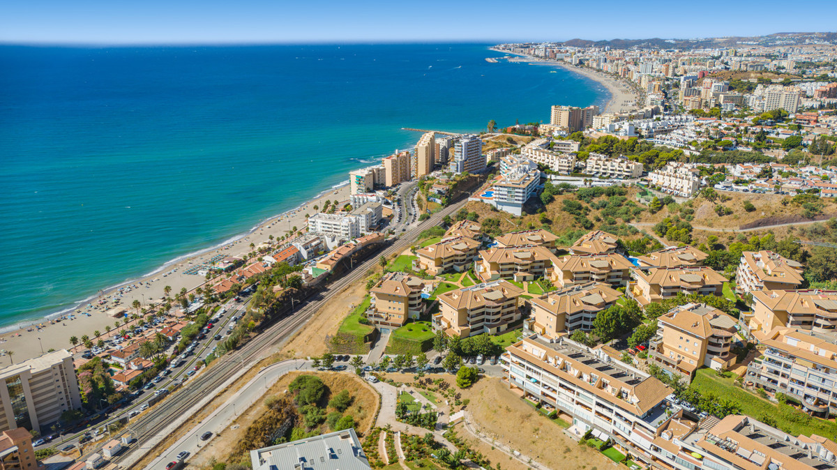 2 Bed Apartment for sale in Fuengirola Costa Del Sol, Málaga, Spain