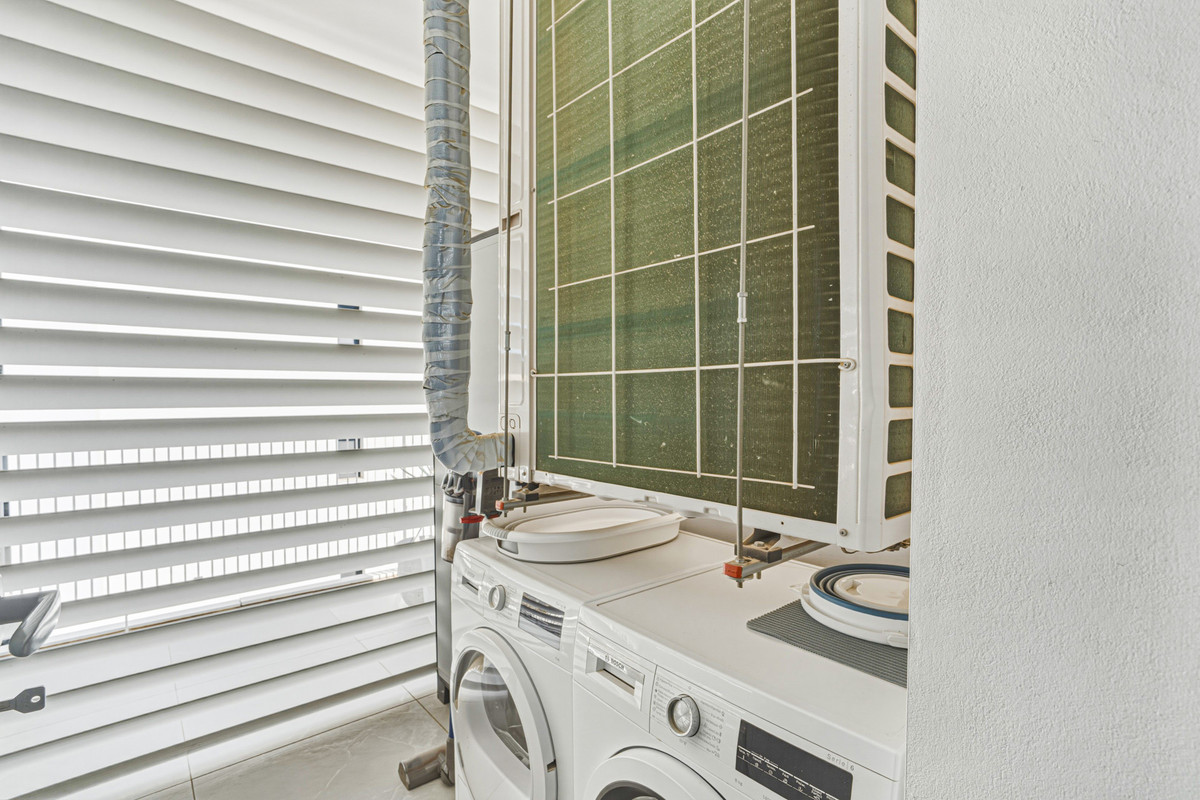 2 Bed Apartment for sale in Fuengirola Costa Del Sol, Málaga, Spain