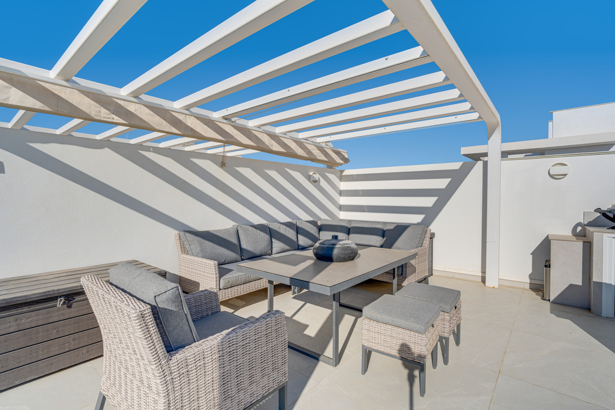 2 Bed Apartment for sale in Fuengirola Costa Del Sol, Málaga, Spain