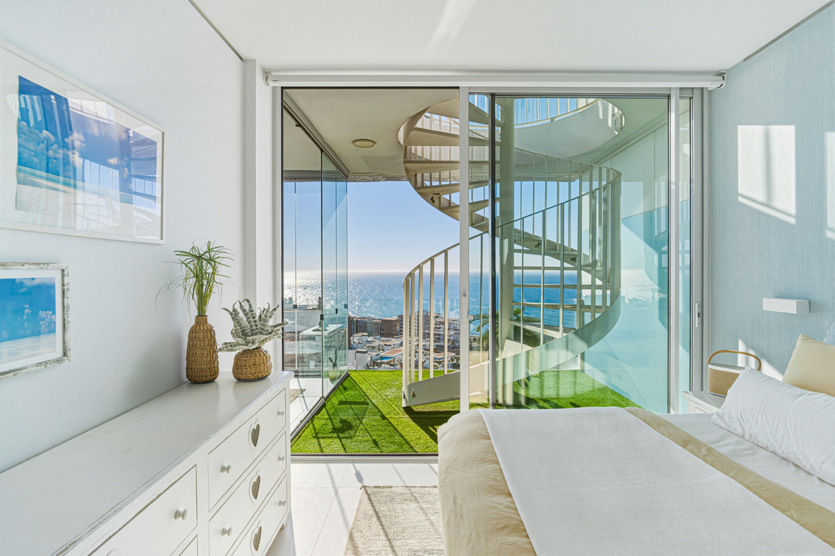 2 Bed Apartment for sale in Fuengirola Costa Del Sol, Málaga, Spain