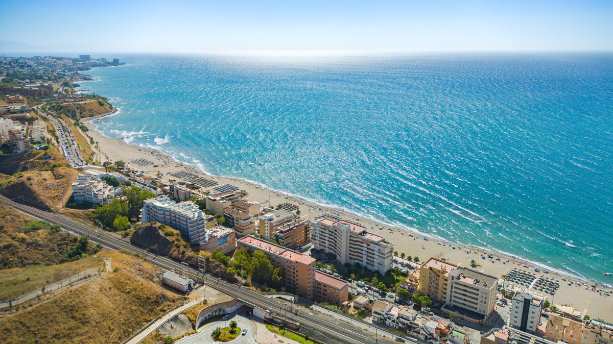 2 Bed Apartment for sale in Fuengirola Costa Del Sol, Málaga, Spain