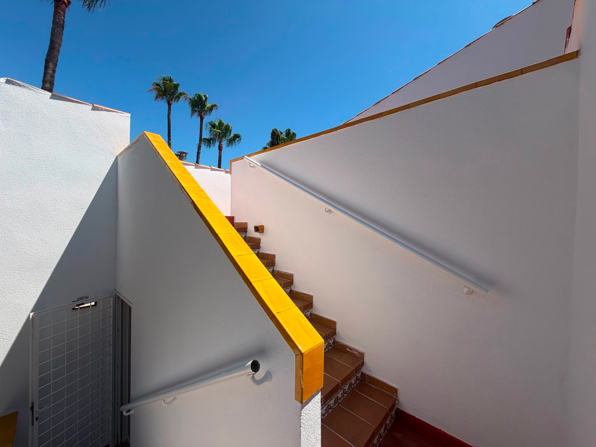 Se vende Villa - Chalet de 3 dormitorios en Costa Blanca, Alicante, España