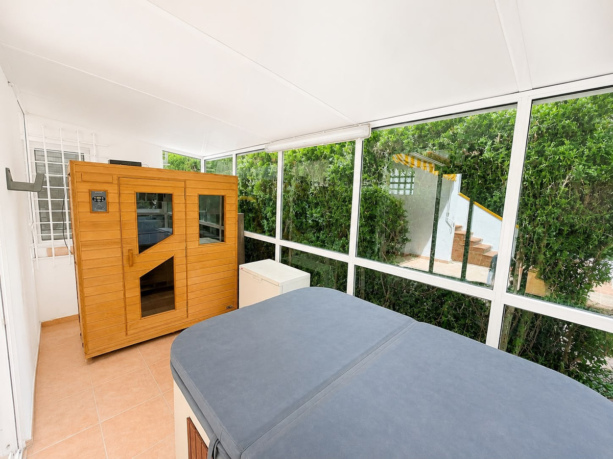 Se vende Villa - Chalet de 3 dormitorios en Costa Blanca, Alicante, España