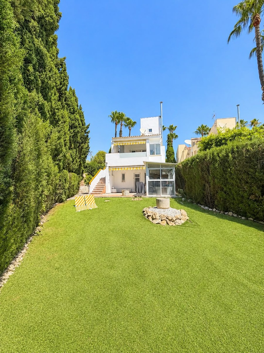 Se vende Villa - Chalet de 3 dormitorios en Costa Blanca, Alicante, España