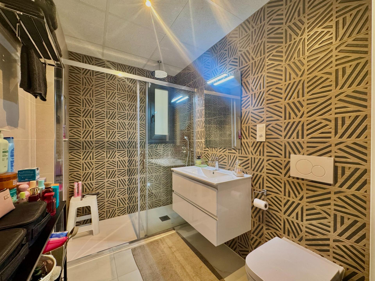 Se vende Apartamento Planta Media de 3 dormitorios en Costa Blanca, Alicante, España