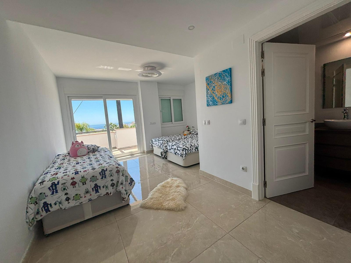 4 Bed Townhouse for sale in Santa Clara Costa Del Sol, Málaga, Spain