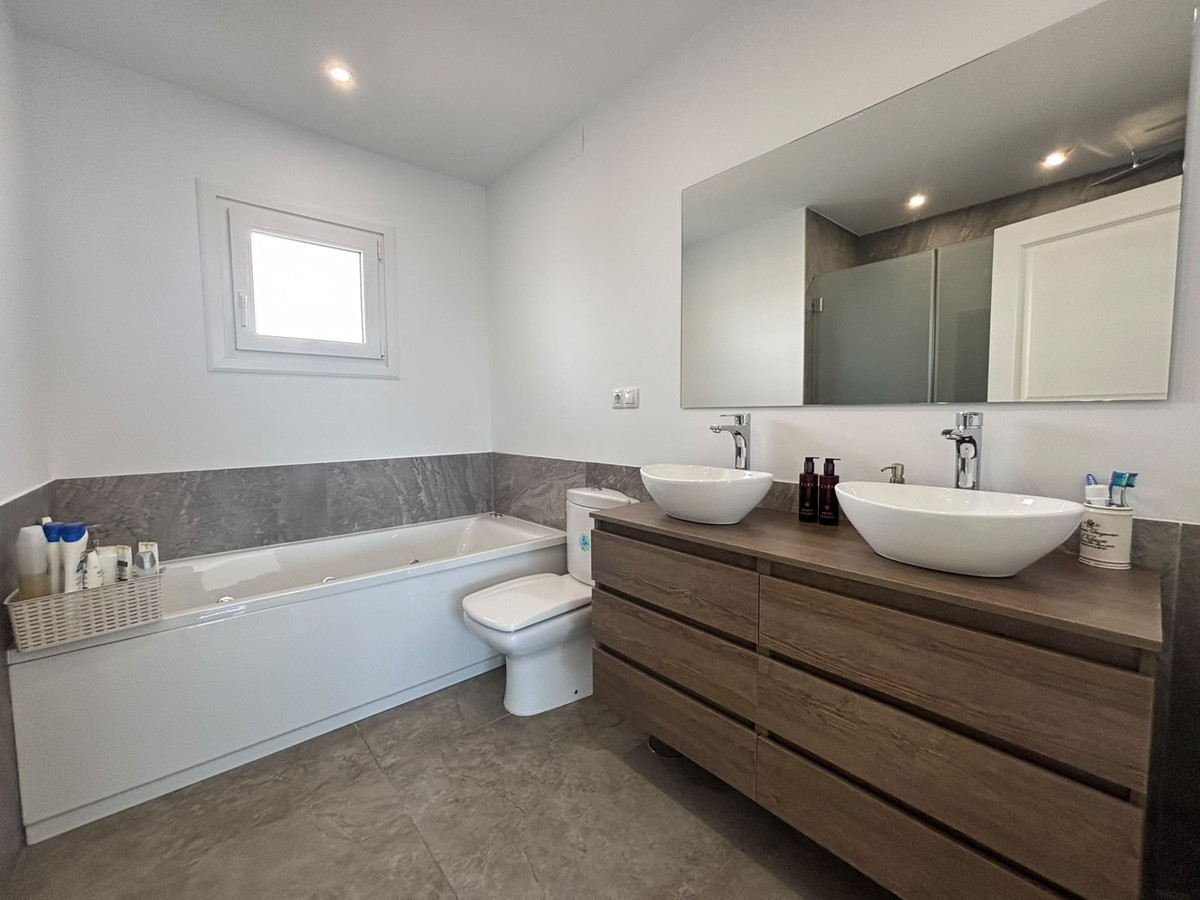 4 Bed Townhouse for sale in Santa Clara Costa Del Sol, Málaga, Spain