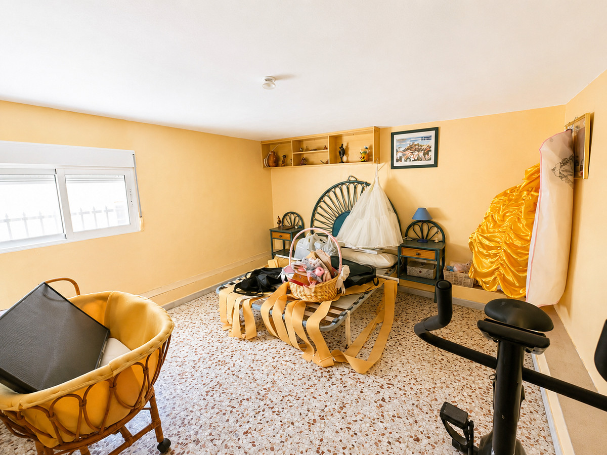 Se vende Villa - Chalet de 5 dormitorios en Costa Blanca, Alicante, España