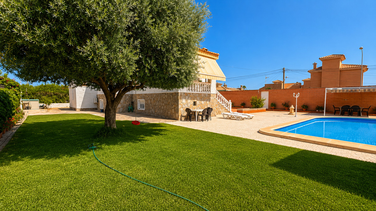 Se vende Villa - Chalet de 5 dormitorios en Costa Blanca, Alicante, España