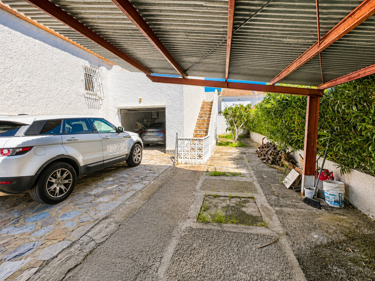 Se vende Villa - Chalet de 5 dormitorios en Costa Blanca, Alicante, España
