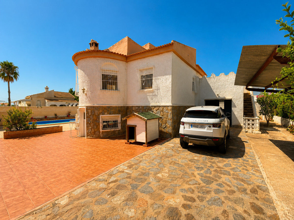 Se vende Villa - Chalet de 5 dormitorios en Costa Blanca, Alicante, España