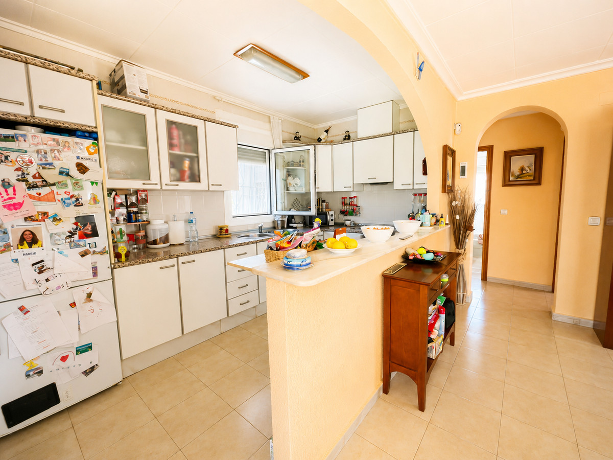 Se vende Villa - Chalet de 5 dormitorios en Costa Blanca, Alicante, España