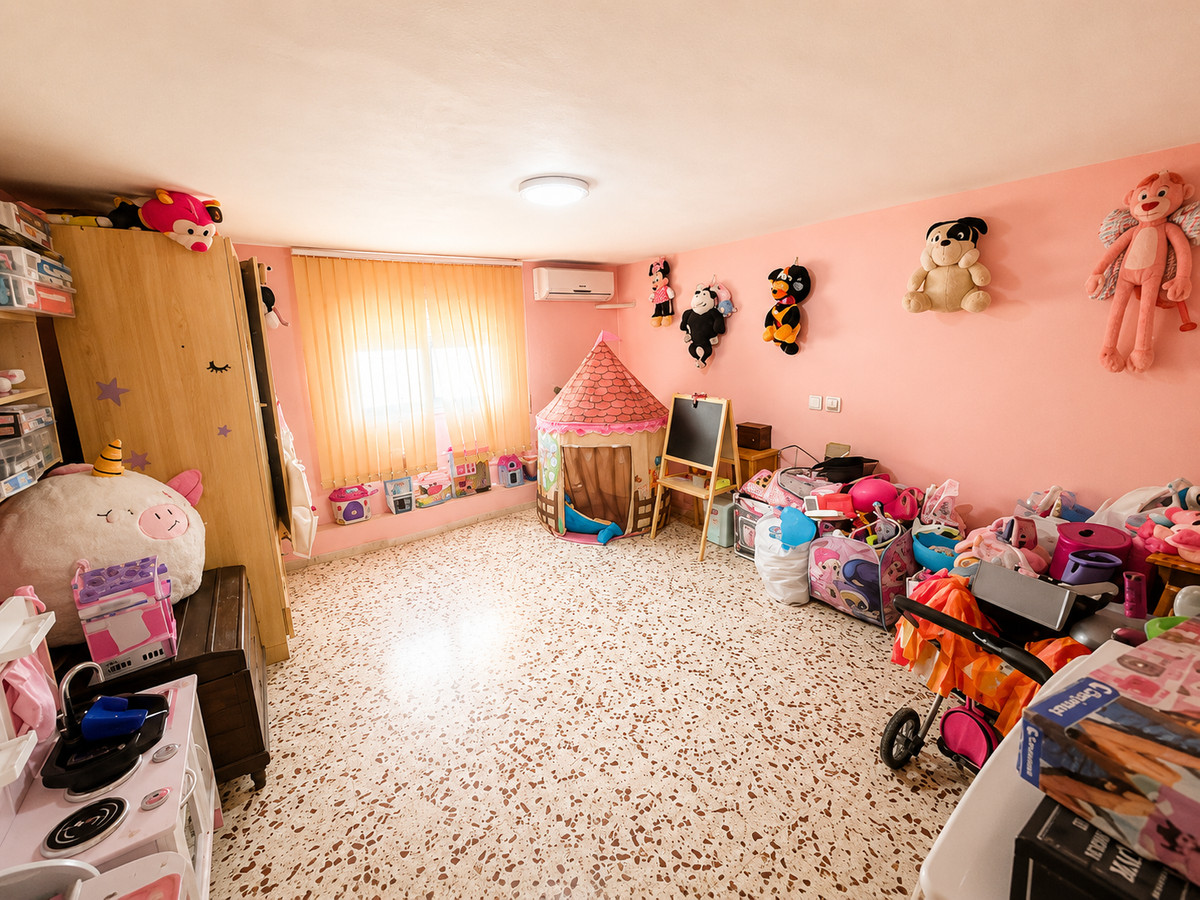 Se vende Villa - Chalet de 5 dormitorios en Costa Blanca, Alicante, España