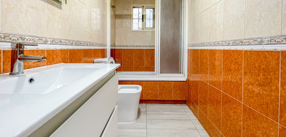 Se vende Apartamento Planta Media de 2 dormitorios en Costa Blanca, Alicante, España