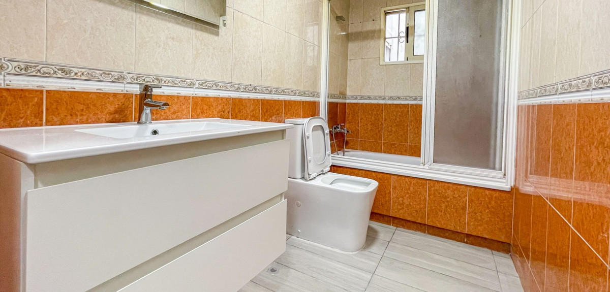 Se vende Apartamento Planta Media de 2 dormitorios en Costa Blanca, Alicante, España