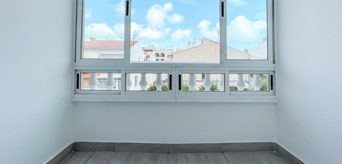 Se vende Apartamento Planta Media de 2 dormitorios en Costa Blanca, Alicante, España
