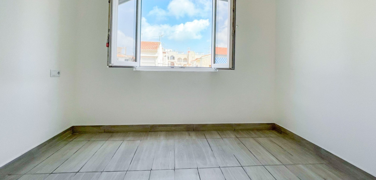 Se vende Apartamento Planta Media de 2 dormitorios en Costa Blanca, Alicante, España