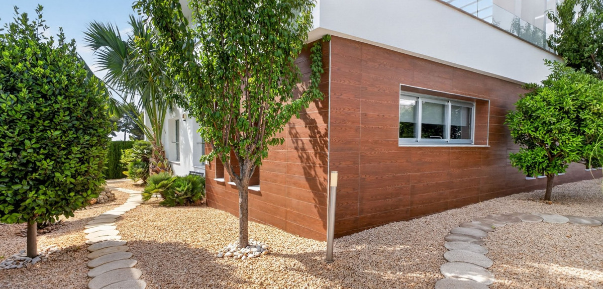 Se vende Villa - Chalet de 4 dormitorios en Costa Blanca, Alicante, España