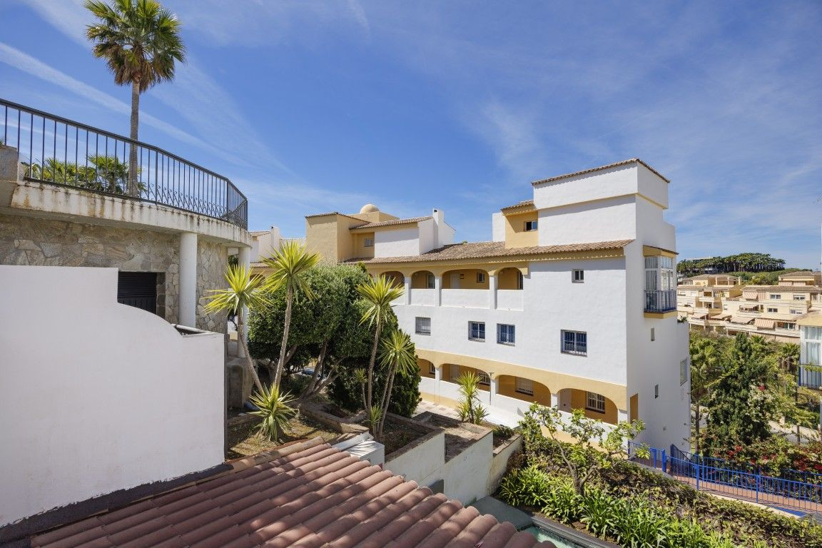 3 Bed Apartment for sale in Benalmadena Costa Del Sol, Málaga, Spain