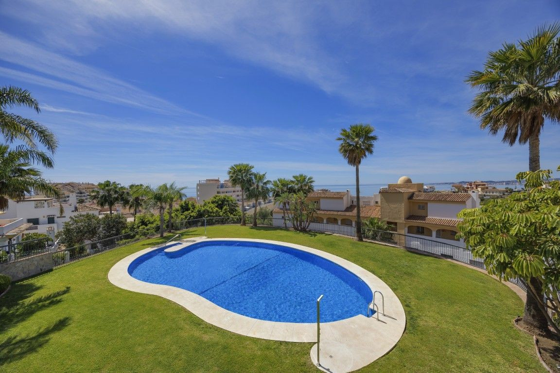 3 Bed Apartment for sale in Benalmadena Costa Del Sol, Málaga, Spain