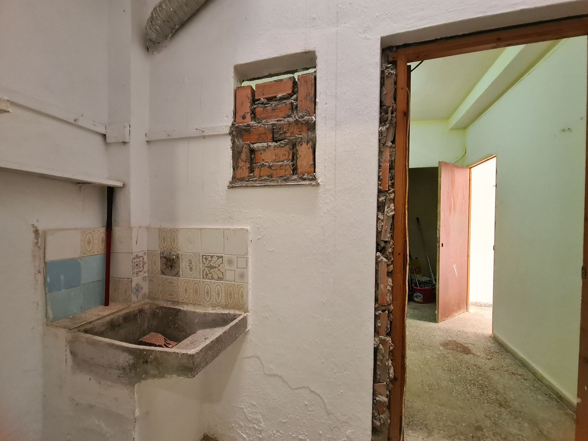 1 Bed Apartment for sale in Estepona Costa Del Sol, Málaga, Spain